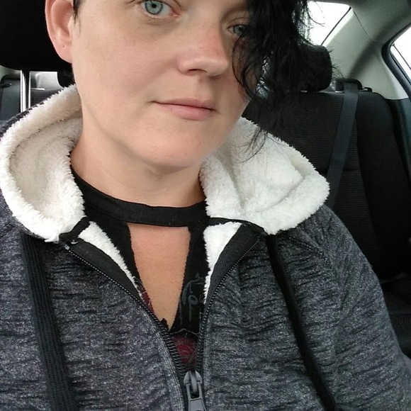 Meet your Posher, Paula - Picture 1 of 1